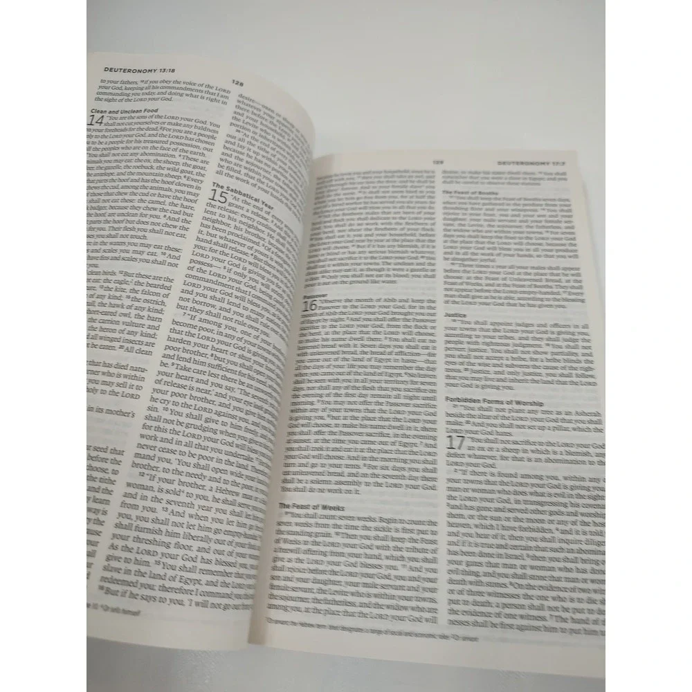 The Story ESV Bible by‎ Scott Anderson (2013, Trade Paperback)